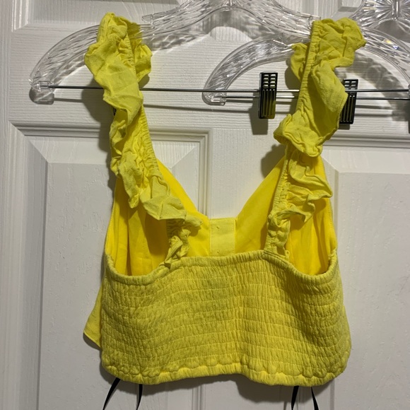 NWOT Forever 21 yellow crop top - Picture 3 of 3